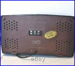 Vintage Zenith America Vacuum tube radio type 7H520 made in USA