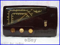 Vintage Zenith Bakelite AM/FM Tube Radio Model L721-RESTORED