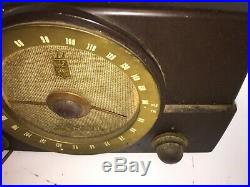 Vintage Zenith Bakelite Tube Radio Made in USA Model G725