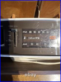 Vintage Zenith E-441W X-Tube Table AM/FM Radio #CO235361