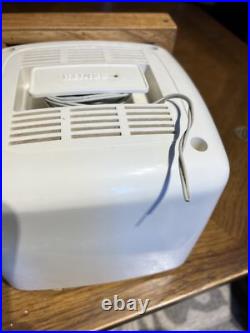 Vintage Zenith E-441W X-Tube Table AM/FM Radio #CO235361