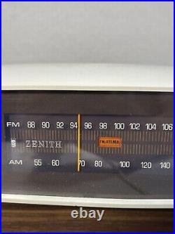 Vintage Zenith E-441W X-Tube Table AM/FM Radio Tested See Video