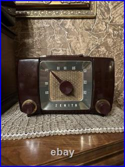 Vintage Zenith H615 Brown Bakelite Tube AM Radio Working Original Back 1950s