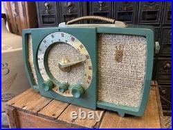 Vintage Zenith H724Z1 Bakelite Am Fm Table Radio Tested Working Green