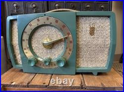 Vintage Zenith H724Z1 Bakelite Am Fm Table Radio Tested Working Green
