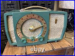 Vintage Zenith H724Z1 Bakelite Am Fm Table Radio Tested Working Green