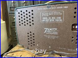 Vintage Zenith H724Z1 Bakelite Am Fm Table Radio Tested Working Green