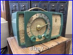 Vintage Zenith H724Z1 Bakelite Am Fm Table Radio Tested Working Green