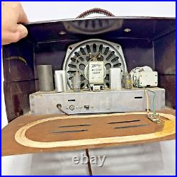 Vintage Zenith K526 Tube Radio 1953 AM Broadcast Reciever Brown Tabletop 5K04