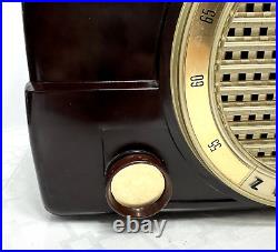 Vintage Zenith K526 Tube Radio 1953 AM Broadcast Reciever Brown Tabletop 5K04
