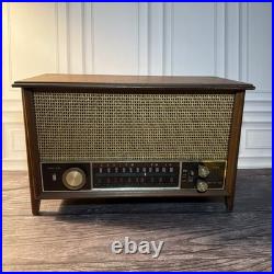 Vintage Zenith K731 AM FM Tube Radio Wood Tabletop Long Distance Works Great