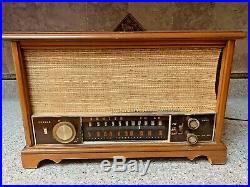 Vintage Zenith K731 Vacuum Tube Radio in Excellent Working Condition -35 Watts