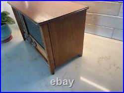 Vintage Zenith Long-Distance Tube Power Radio Model X334 Refinished