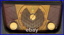 Vintage Zenith Long Distance Universal AM Black Suitcase Tube Radio in Case