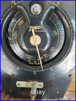 Vintage Zenith Model 9-S-367 Zephyr Radio Chassis with Shutter Robot Dial Working