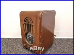Vintage Zenith Radio Model 5-S-228 antique radio