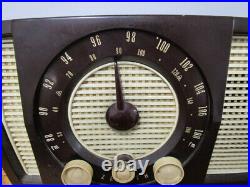 Vintage Zenith Radio Model Y723 1956