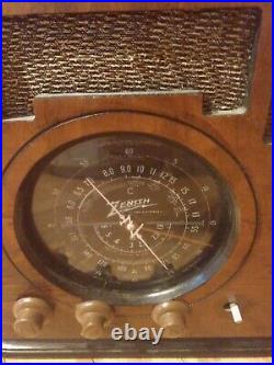 Vintage Zenith Tombstone Style Tube Radio Power Works, Gets Signal