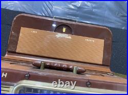 Vintage Zenith Trans-Oceanic Portable Multi-Band Tube Radio