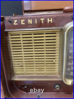Vintage Zenith Trans-Oceanic Portable Tube Radio