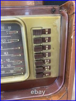 Vintage Zenith Trans-Oceanic Portable Tube Radio