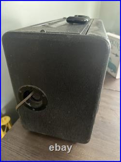 Vintage Zenith Trans Oceanic Portable Wave Magnet Tube Short Wave Radio WORKS