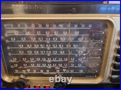 Vintage Zenith Trans Oceanic Wave Magnet Tube Radio Model T600-T600L. 1956