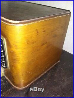 Vintage Zenith Tube Radio Chassis Model 7S633 Push Button Rare Shortwave