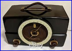 Vintage Zenith Tube Radio Model H725 Bakelite 1950's Working condition