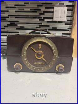 Vintage Zenith Tube Radio Trans-Oceanic Style Bakelite Portable Powers On