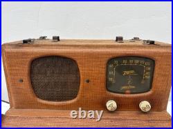 Vintage Zenith Universal AM Tube Radio with Wave Magnet Portable Not Working