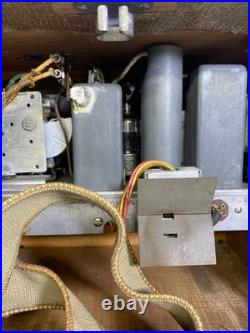 Vintage Zenith Universal Tube Radio WORKS! Powers On /Picked Up Station