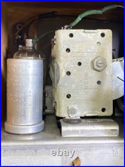 Vintage Zenith Universal Tube Radio WORKS! Powers On /Picked Up Station