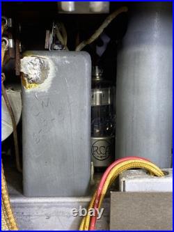 Vintage Zenith Universal Tube Radio WORKS! Powers On /Picked Up Station