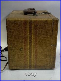 Vintage Zenith Universal Tube Radio WORKS! Powers On /Picked Up Station