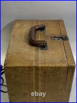 Vintage Zenith Universal Tube Radio WORKS! Powers On /Picked Up Station