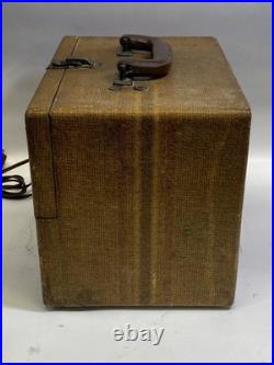 Vintage Zenith Universal Tube Radio WORKS! Powers On /Picked Up Station