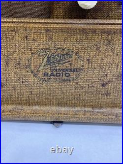 Vintage Zenith Universal Tube Radio WORKS! Powers On /Picked Up Station