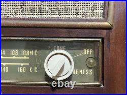 Vintage Zenith Wood Radio Model B730R Great Working Condition (14F)
