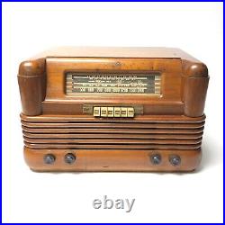Vintage antique 1942 Philco wood body tube radio 42-350