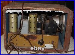 Vintage collectible Zenith Model 5-S-319 Table Radio 1939 Racetrack Dial
