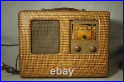 Vintage old Tube Radio Firestone Roamer tweed working condition