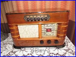 Vintage old antique wood table top tube radio 1941 Philco model 41-225