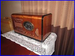 Vintage old table top tube radio 1936 Belmont Model 686 The SKYROVER
