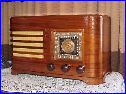 Vintage old wood antique table top tube radio Crosley 56 TC (1945)