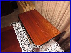 Vintage old wood antique table top tube radio Crosley Fiver 1940 model 52TH