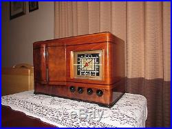 Vintage old wood antique table top tube radio EMERSON DX-356 A real Gem
