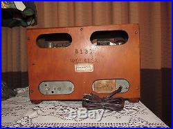 Vintage old wood antique table top tube radio Emerson model B 131. WOW