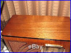 Vintage old wood antique table top tube radio PHILCO MODEL 38-12 SUPERB