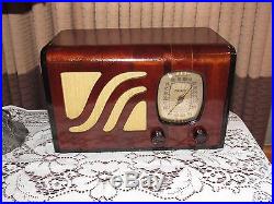 Vintage old wood antique table top tube radio PHILCO Model 39-6 Very nice